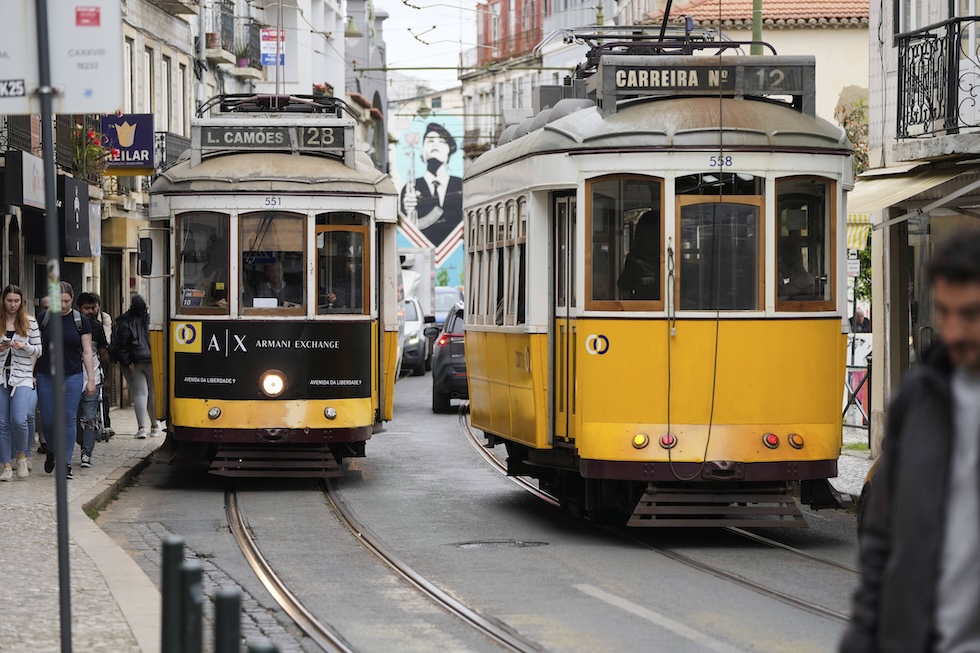 Tram elettrici a Lisbona il 29 aprile, il giorno dopo il blackout